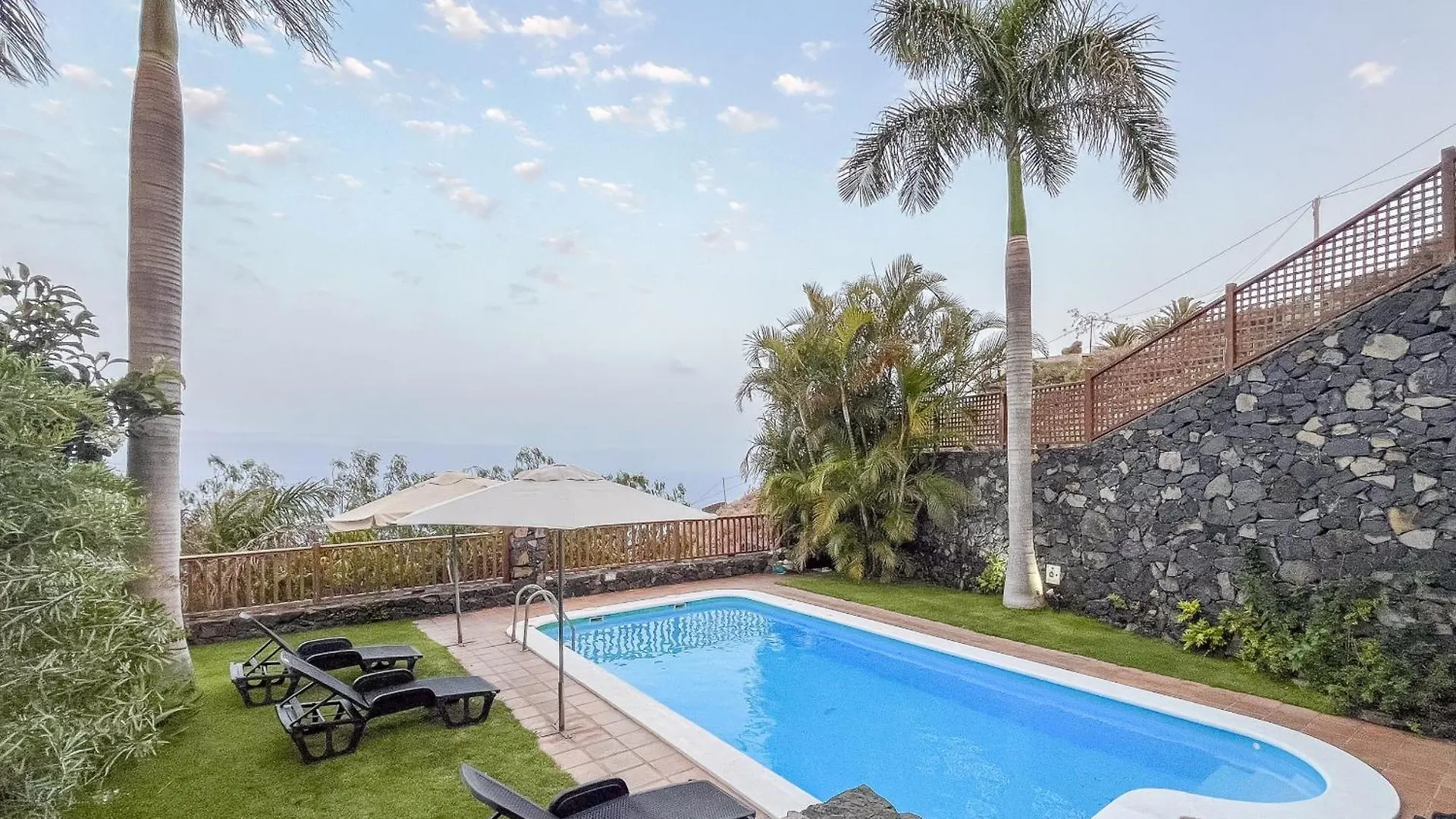 Lightbooking La Morita Villa De Mazo Spain