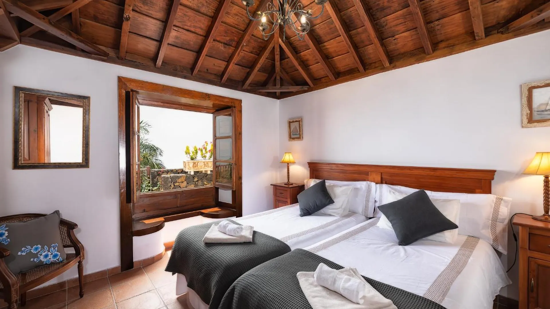 Lightbooking La Morita Villa De Mazo 0*,  Spain